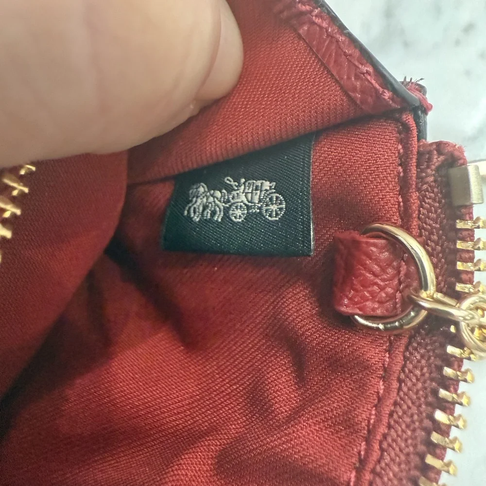 ❤️SOLD❤️ EXCELLENT NEW Coach Leather Mini Skinny ID Case Red Leather Key Pouch - Picture 5 of 7